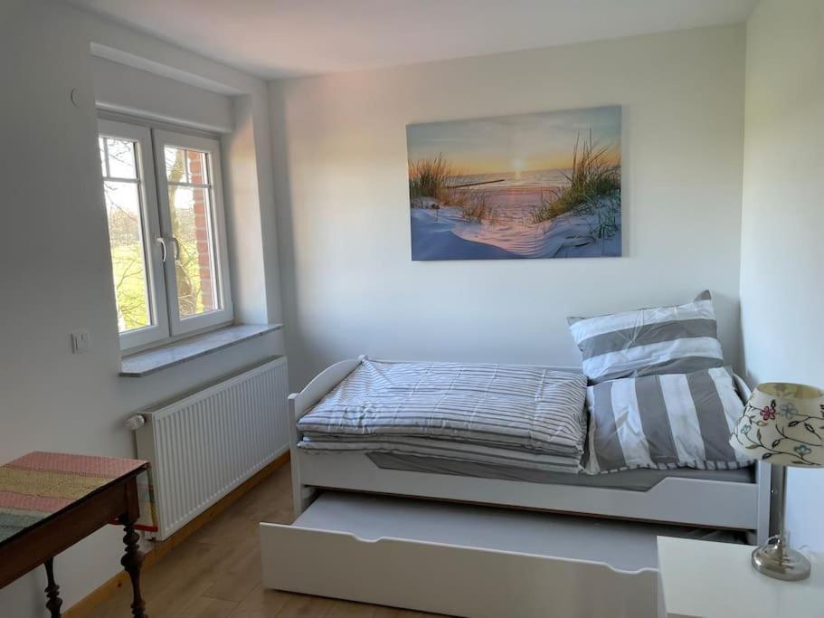 Charmante Ferienwohnung In Idyllischer Lage Jever Buitenkant foto