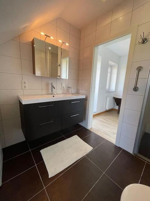 Charmante Ferienwohnung In Idyllischer Lage Jever Buitenkant foto