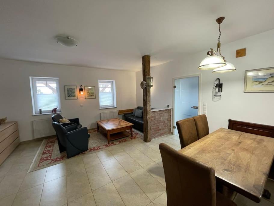 Charmante Ferienwohnung In Idyllischer Lage Jever Buitenkant foto