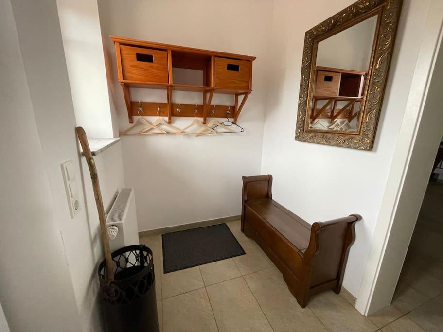 Charmante Ferienwohnung In Idyllischer Lage Jever Buitenkant foto