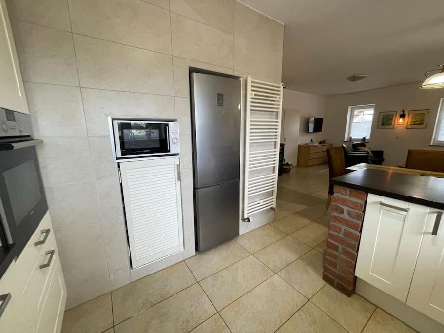 Charmante Ferienwohnung In Idyllischer Lage Jever Buitenkant foto