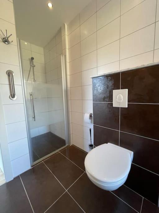 Charmante Ferienwohnung In Idyllischer Lage Jever Buitenkant foto